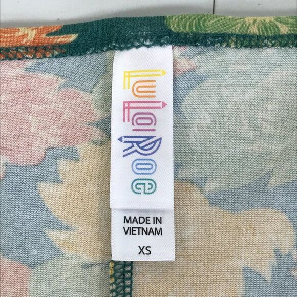 NEW LuLaRoe Floral Print Perfect T Women's XS Scoop Neck Tunic Stretch Knit - Picture 10 of 11